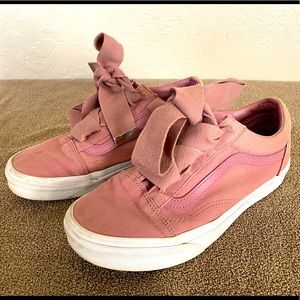 Ladies Vans Pink Fat Laces Bow Size 8.5
